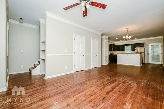Building Photo - 1575 Laurel Park Cir
