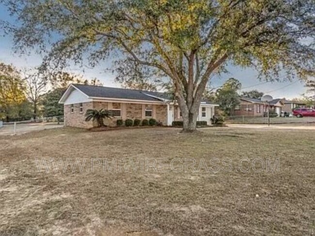 Foto del edificio - 1200 Dean Church Rd