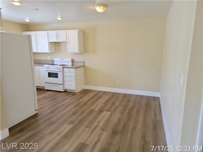 Building Photo - VIEW VIEW VIEW!!! FANTASTIC GREEN VALLEY 3...