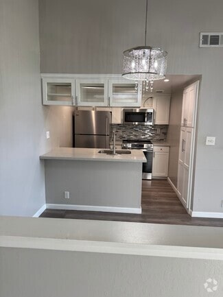 Building Photo - 38 Massolo Dr