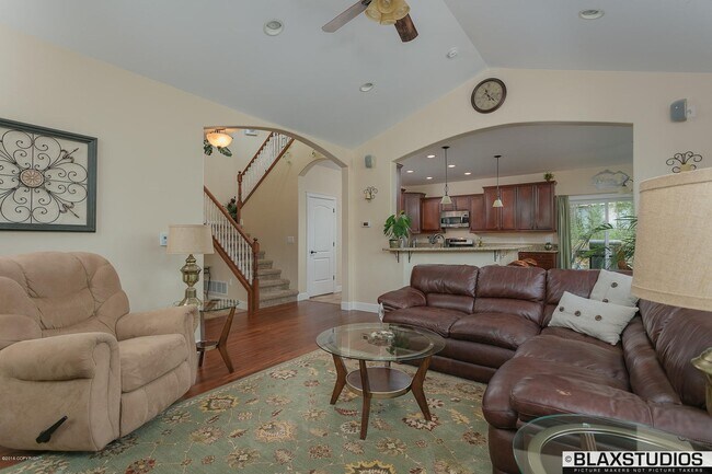 Building Photo - 6149 N Kettle Dr