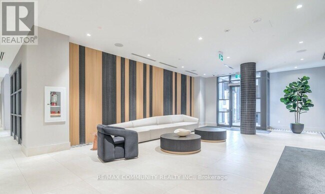 Photo du bâtiment - 2545 Simcoe St N