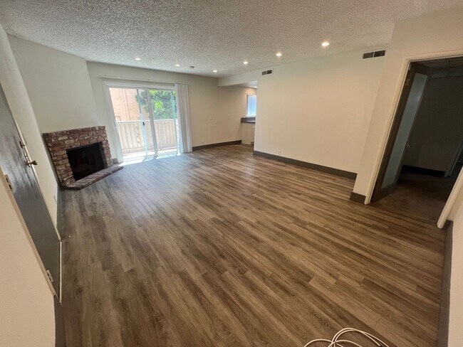 Foto del edificio - 1444 Centinela Ave