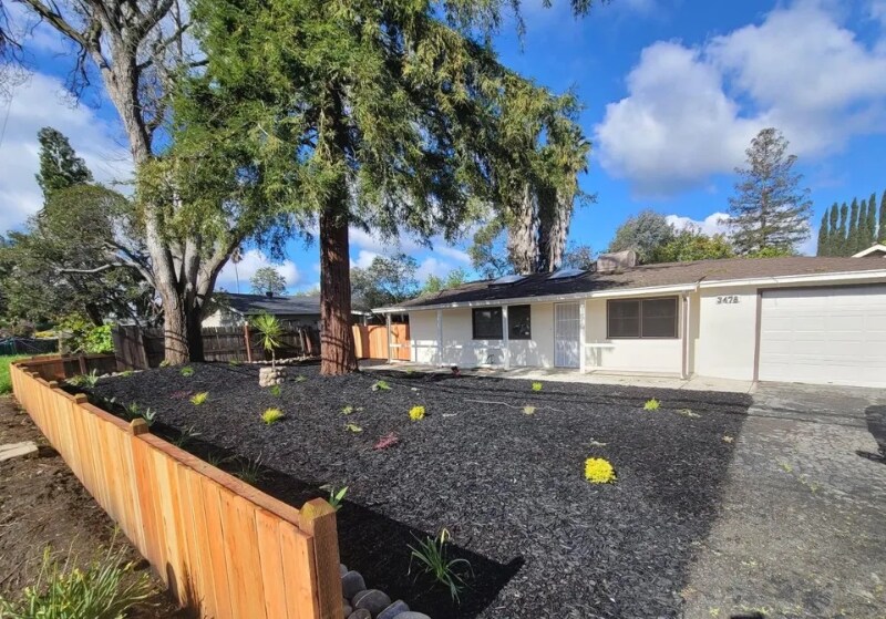 Foto principal - 3478 Sanford St