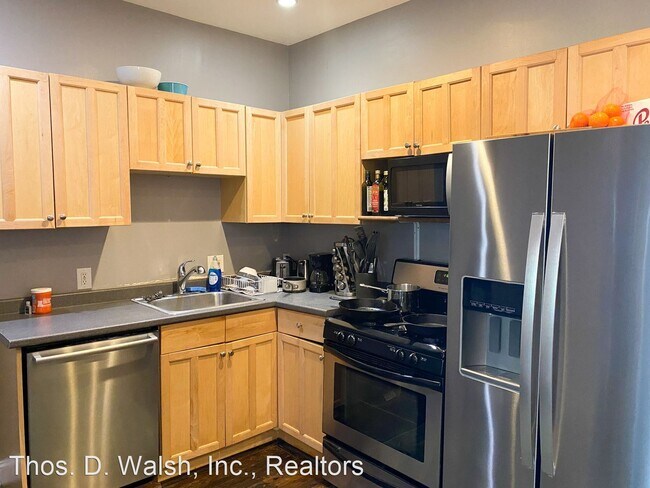 Building Photo - 4 br, 2.5 bath House - 912 5th Street NE