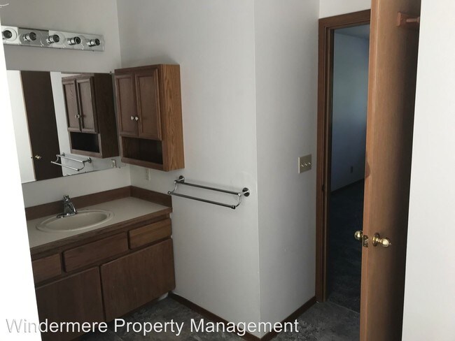 Building Photo - 2321 Coyote Creek Dr
