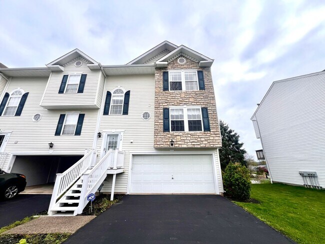 Building Photo - Cranberry Township - 3 Bedroom 2.5 Bathroo...