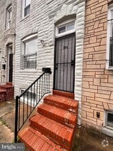 Building Photo - 204 N Rose St