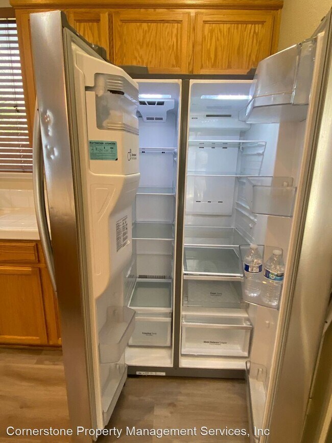 Building Photo - 4 br, 3 bath House - 549 Aviator Circle