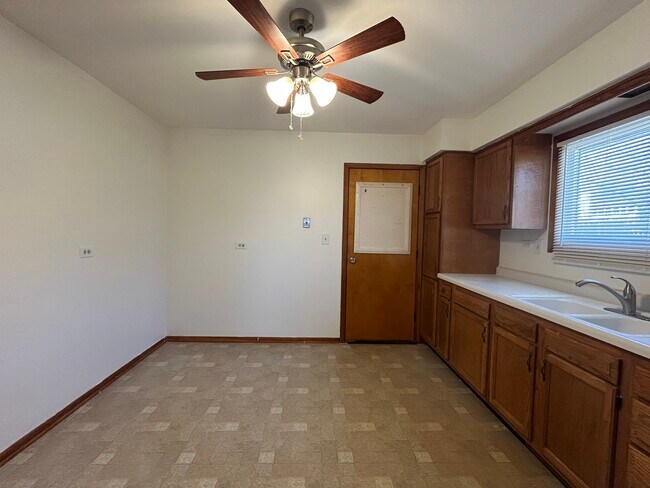 Foto del edificio - 207 N Lord Ave