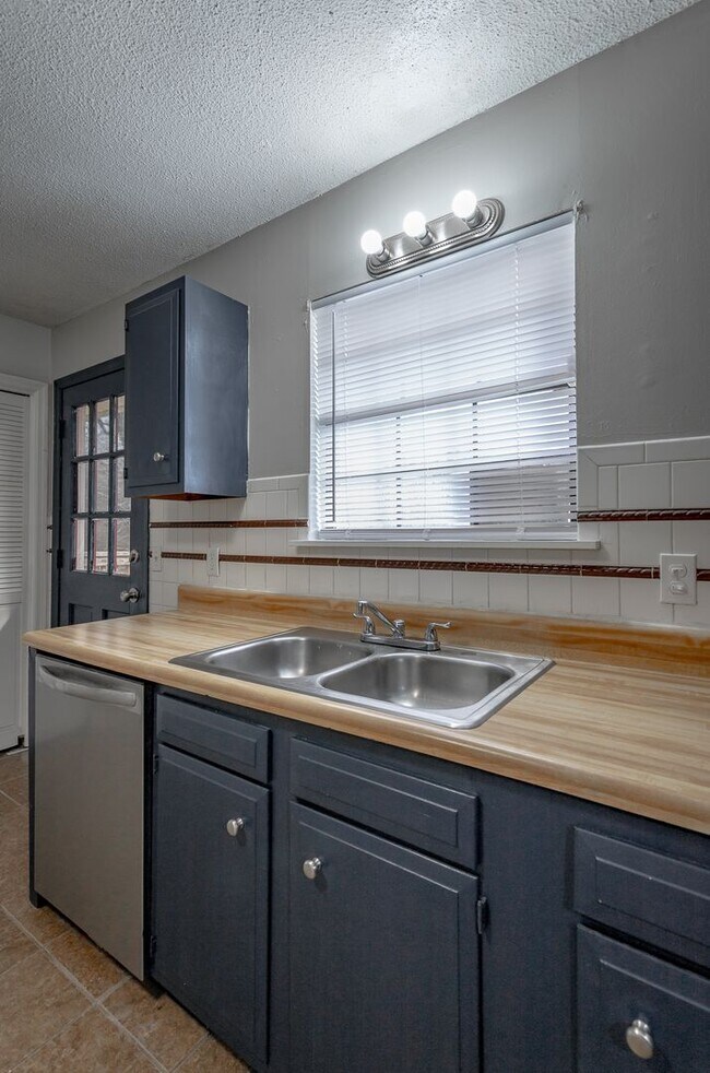 Foto del edificio - 414-420 Smitherman Road