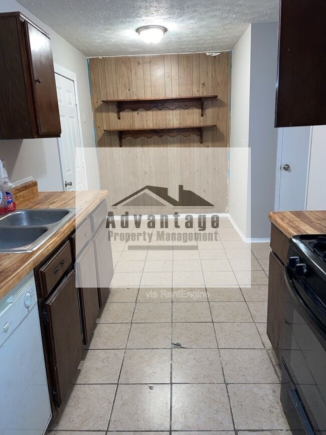 Building Photo - 944 Brandon Hill Way