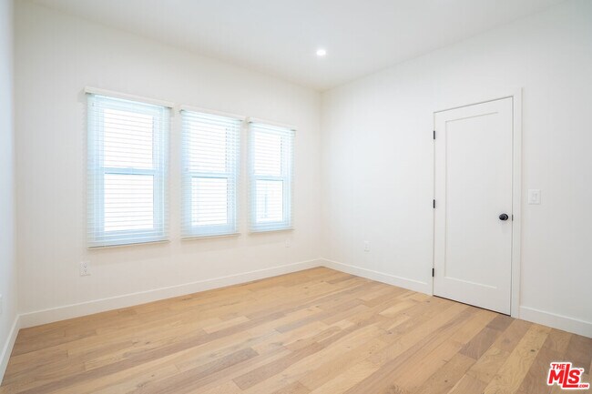 Foto del edificio - 6511 Orange St