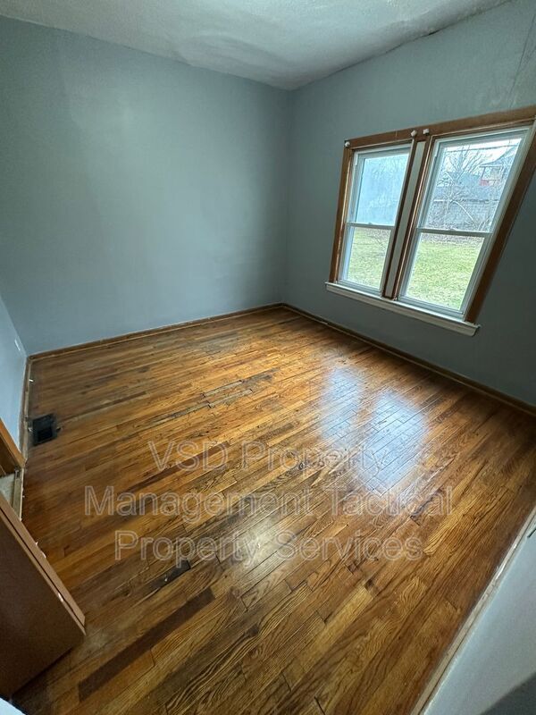 Foto del edificio - 3289 E 143rd St