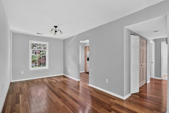 Foto del edificio - 788 Quince Orchard Blvd