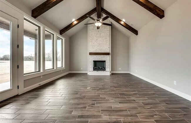 Foto del edificio - 232 Maverick Ct