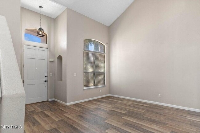 Foto del edificio - 12391 Paseo Nuevo Dr