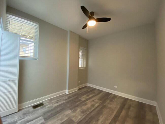 Building Photo - 1 bedroom in Chicago IL 60618