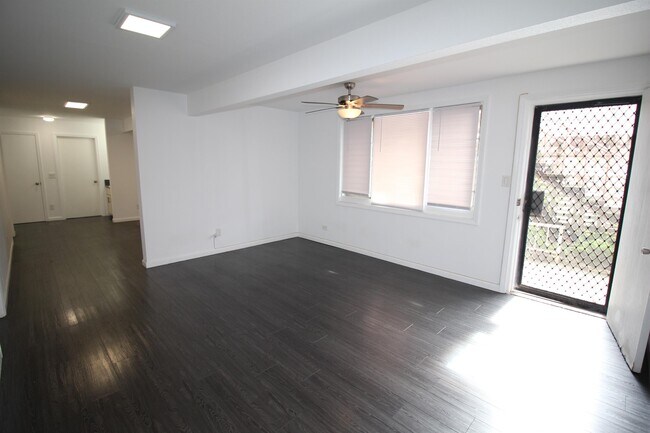 Building Photo - 906 Kilani Ave