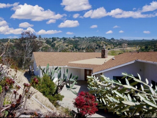 Foto del edificio - 2468 Vickers Rd