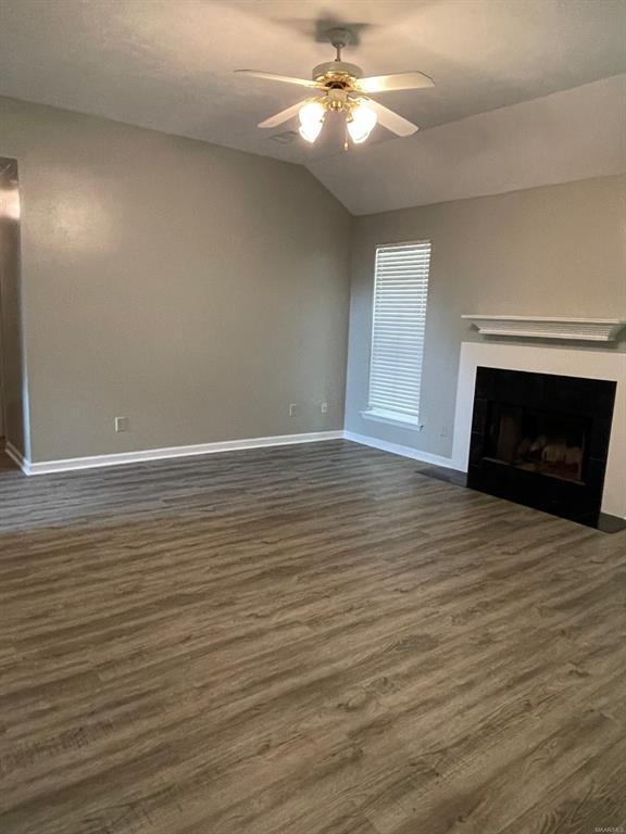 Building Photo - 904 Excelsior Dr