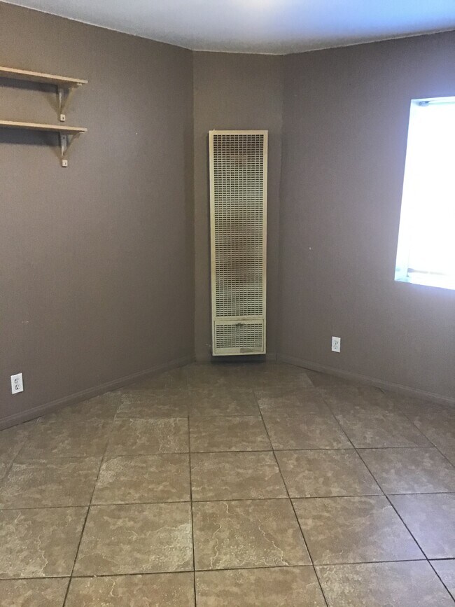 Sala de estar/dormitorio - 430 W Haloid Ave