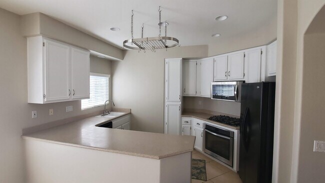 Building Photo - 717 Sea Cottage Way