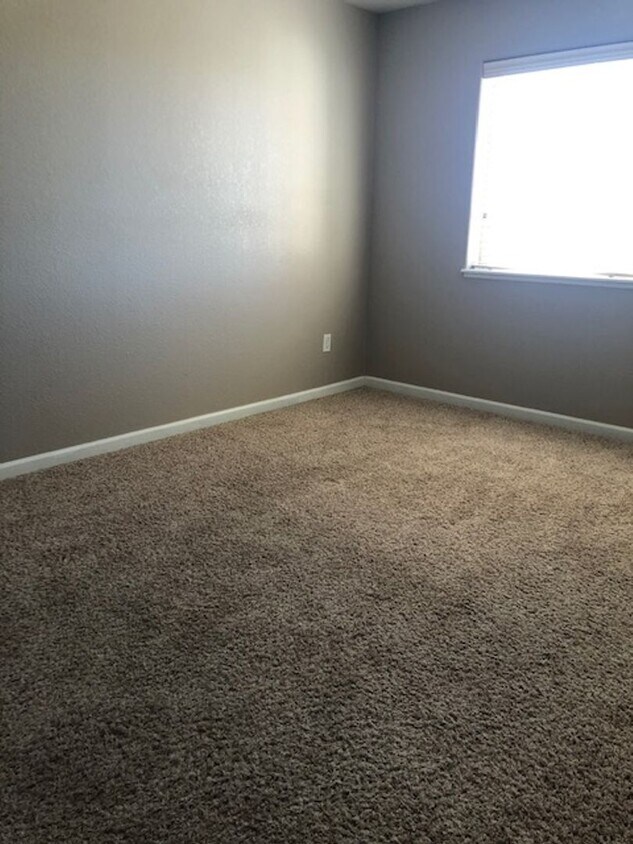 Foto principal - 3819 Sweetbrier St