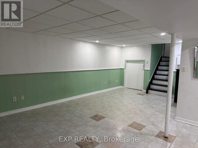 Building Photo - 50 Chipwood Crescent