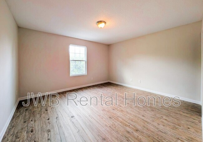 Foto del edificio - 8441 McGirts Village Ln