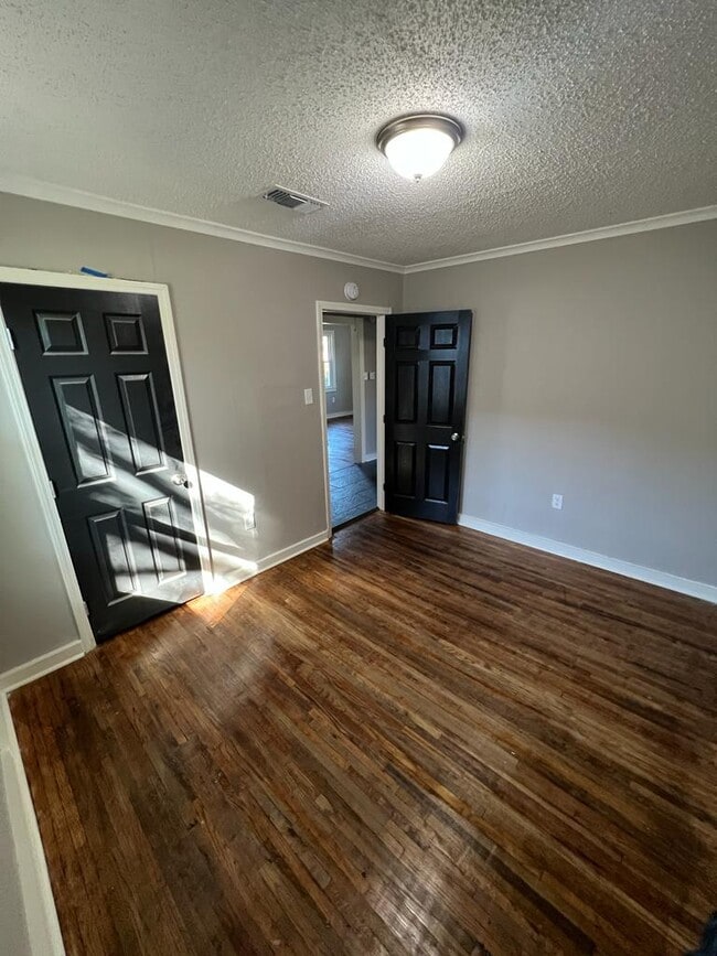 Building Photo - 808 Josephine St