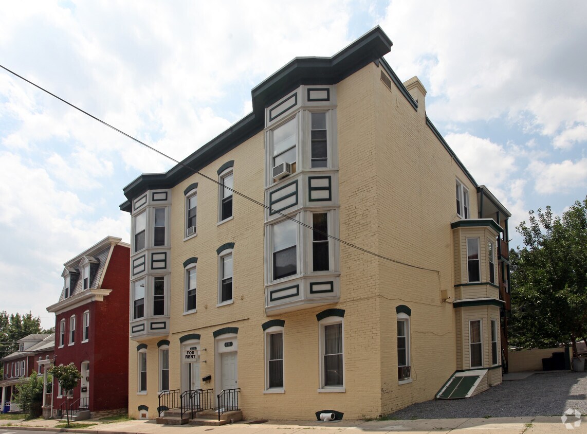 Primary Photo - 429 N Locust St