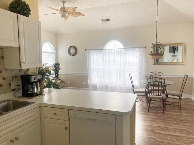 Foto del edificio - 4713 Wild Iris Dr