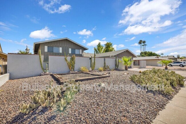 Foto del edificio - 1333 E Donner Dr