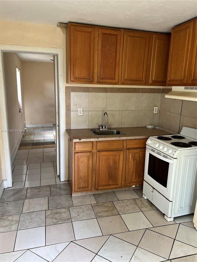 Building Photo - 2120 NW 4th St