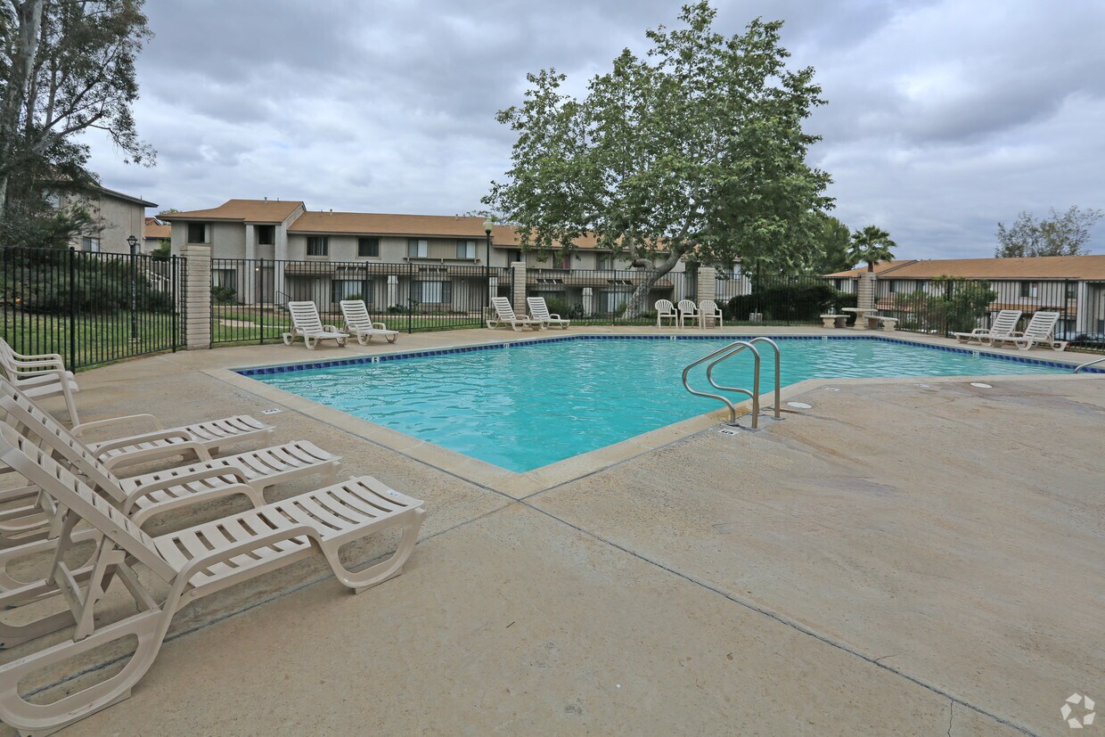 Greystone Ridge Townhomes Apartments Santee, CA