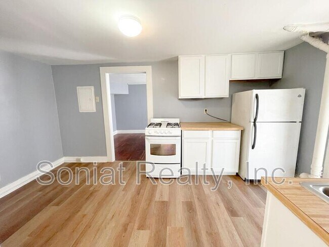 Building Photo - 710 Burdette St