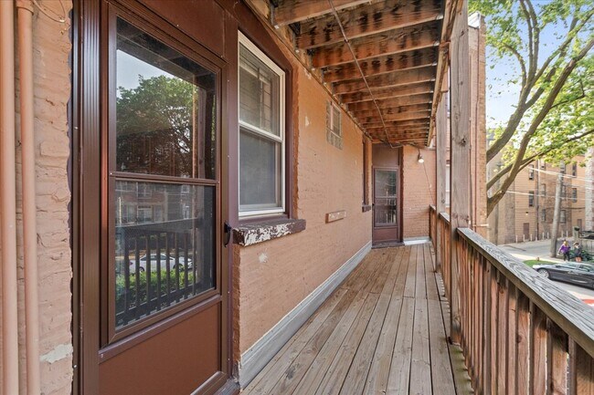 Foto del edificio - 2512 N Lincoln Ave