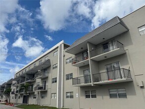 Building Photo - 5100 SW 41st St