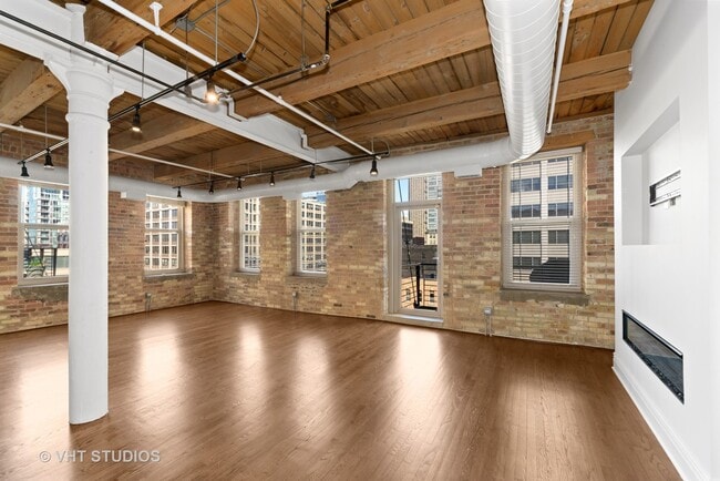 Foto del edificio - 420 S Clinton St