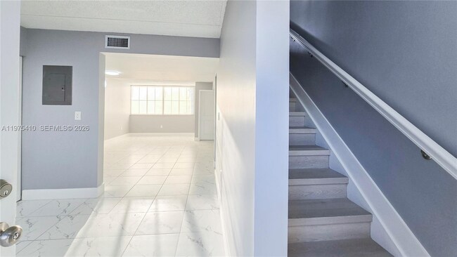 Foto del edificio - 6045 NW 186th St