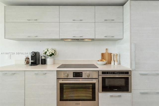 Foto del edificio - 650 NE 32nd St