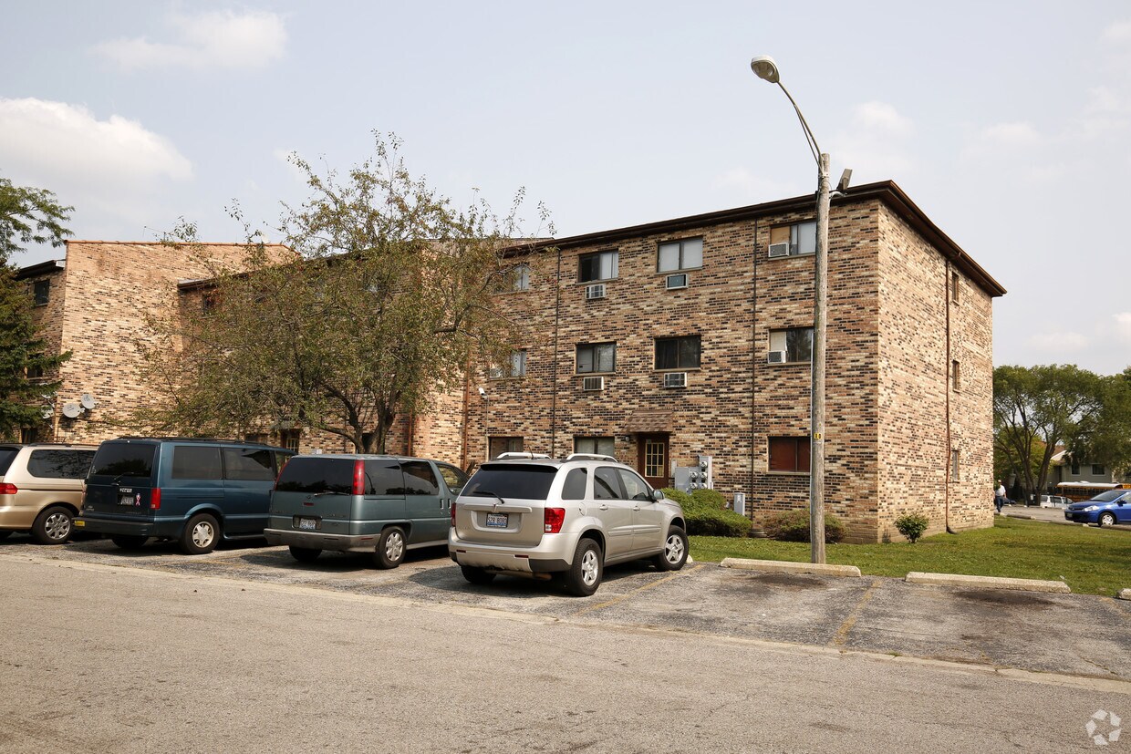 Primary Photo - 1503 Crimson Ln