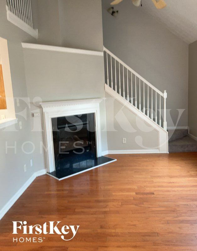 Foto del edificio - 3080 Lakeside Cir