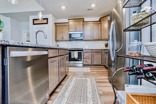 Building Photo - 111 Rosecroft Dr