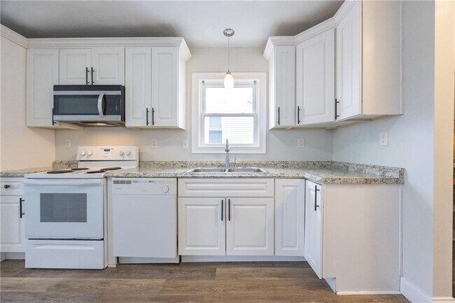 Building Photo - 214 Silver Spring St