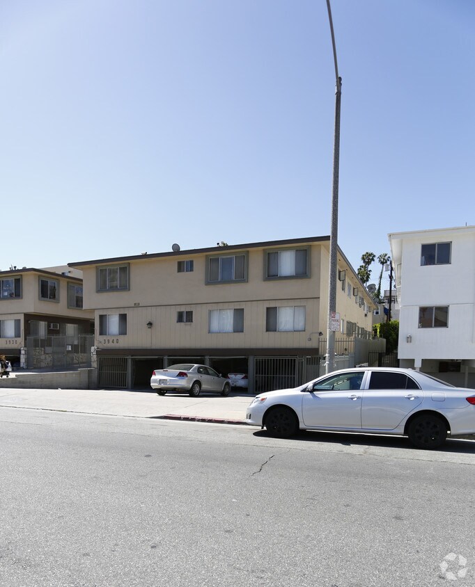 Primary Photo - 3940 Ingraham St