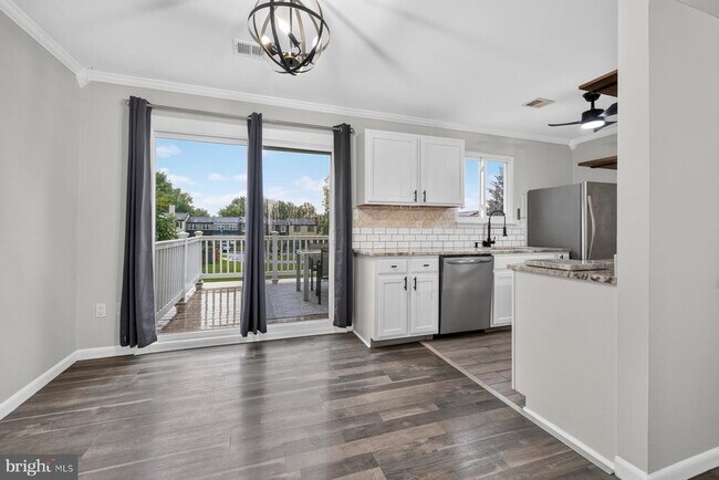 Foto del edificio - 8808 Eureka Ln
