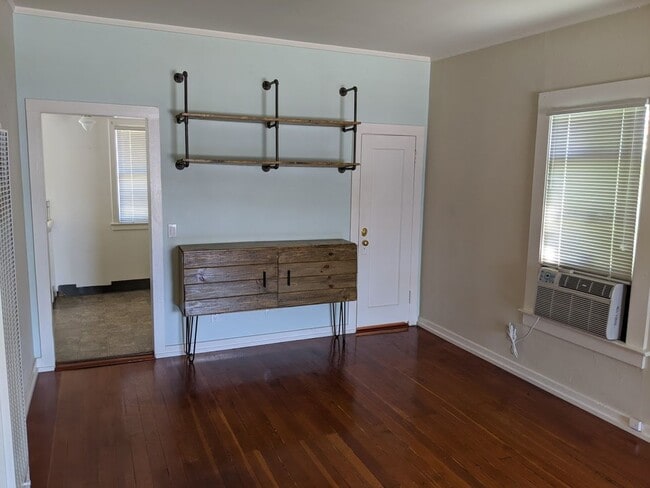 Foto del edificio - SAN JOSE - Craftsman style cottage with ya...