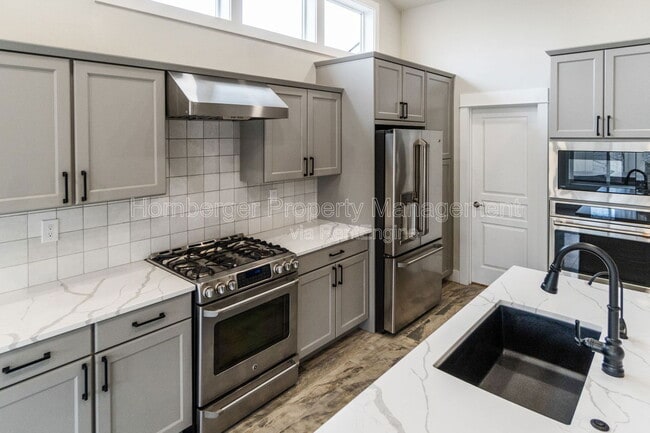 Building Photo - 6904 Jasper Dr